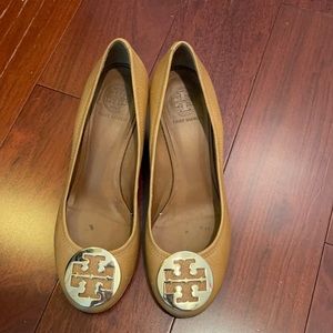 Camel Tory Burch wedge heel